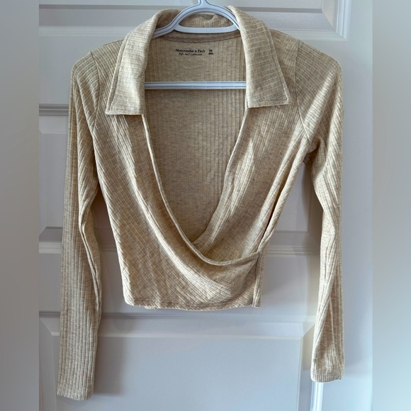 Abercrombie & Fitch Beige Ribbed Collared Wrap Top Long Sleeve Size XS Womens - Picture 1 of 5